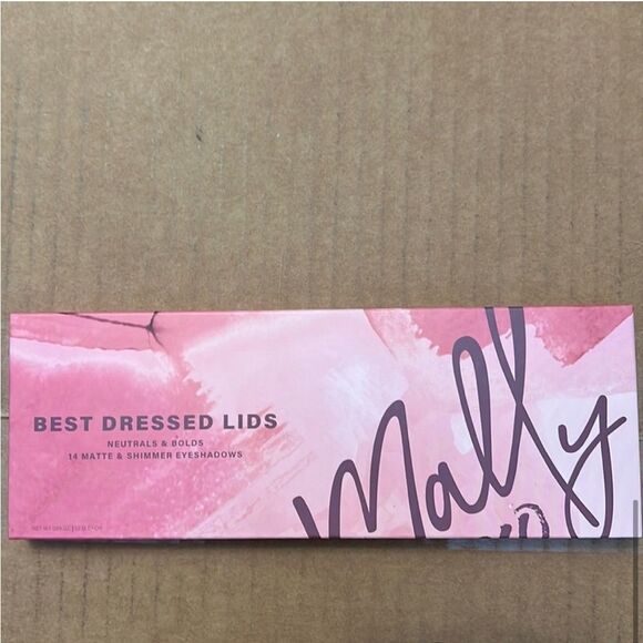 Best Dressed Lids Eyeshadow Palette - Picture 8 of 9